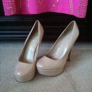 *REDUCED* Nude Aldo Pumps