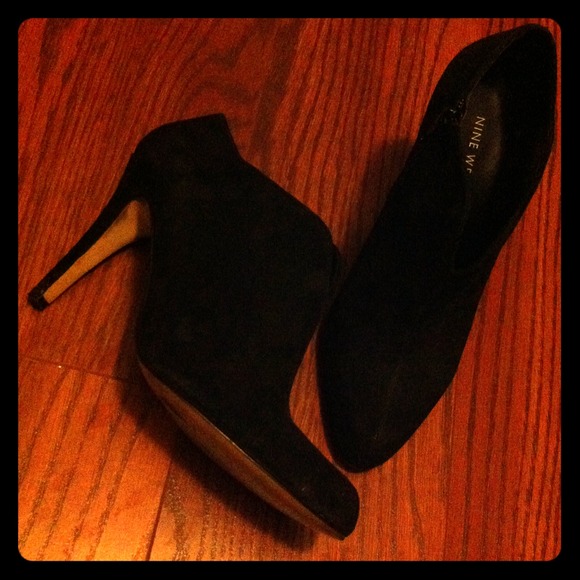 Nine West Suede booties