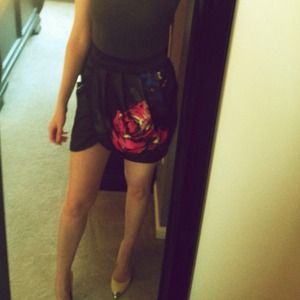 *Reserved for mcampos* Bold Floral Print Skirt