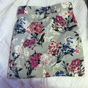 LOFT Dresses & Skirts - Beautiful grey floral pencil skirt LOFT Dresses & Skirts - Beautiful grey floral pencil skirt