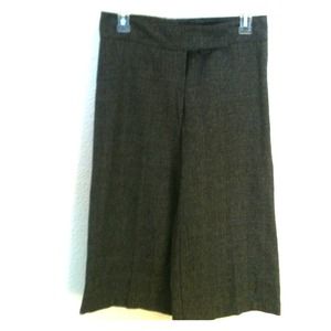 lipsy Pants - NWT size 3 capris lipsy Pants - NWT size 3 capris