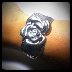 Vintage Silver Rose Bracelet 🌹