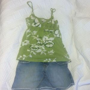 Abercrombie & Fitch Tops - Stretch floral print Abercrombie and Fitch tanktop Abercrombie & Fitch Tops - Stretch floral print Abercrombie and Fitch tanktop