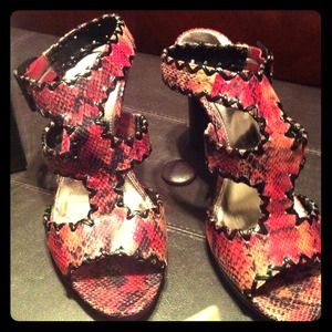 Alfani Martinared Python Heels. Sz 8.5. New in Box Alfani Martinared Python Heels. Sz 8.5. New in Box