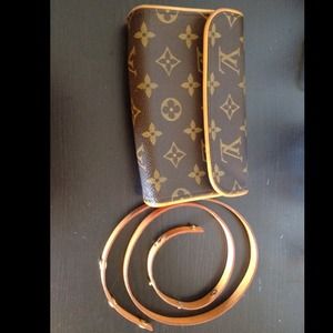Louis Vuitton Clutches & Wallets - Louis Vuitton Monogram Pochette Florentine Bum Louis Vuitton Clutches & Wallets - Louis Vuitton Monogram Pochette Florentine Bum