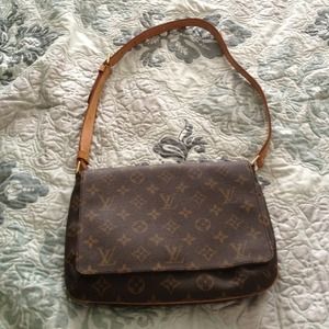 Louis Vuitton Handbags - SOLD!! Authentic Louis Vuitton handbag Louis Vuitton Handbags - SOLD!! Authentic Louis Vuitton handbag