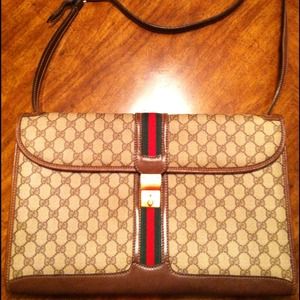 Gucci Handbags - Authentic Vintage Gucci Portfolio Bag Gucci Handbags - Authentic Vintage Gucci Portfolio Bag