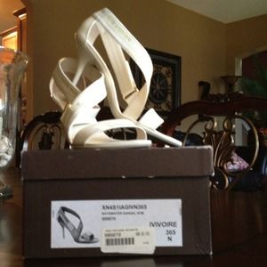 Louis Vuitton Shoes - Louis Vuitton🎈🎈REDUCED🎈🎈 Louis Vuitton Shoes - Louis Vuitton🎈🎈REDUCED🎈🎈