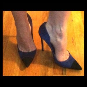 Sergio Rossi Shoes - Sergio Rossi Pumps 2 pairs (bundle @jcfung1) Sergio Rossi Shoes - Sergio Rossi Pumps 2 pairs (bundle @jcfung1)