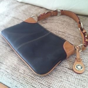 Dooney & Bourke clutch purse Dooney & Bourke clutch purse