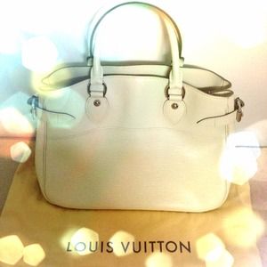 Louis Vuitton Handbags - $1,550 LOUIS VUITTON Ivory Passy Epi Purse Louis Vuitton Handbags - $1,550 LOUIS VUITTON Ivory Passy Epi Purse
