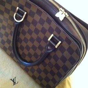 Louis Vuitton Handbags - Authentic Louis Vuitton Handbag Louis Vuitton Handbags - Authentic Louis Vuitton Handbag