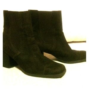 Unisa brown suede boots Unisa brown suede boots