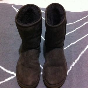 UGG Boots - Authentic UGG chocolate brown short boots UGG Boots - Authentic UGG chocolate brown short boots