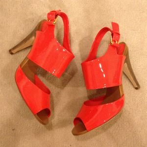BCBGMaxAzria Shoes - BCBG MaxAzria neon coral sandal heels size 6/36 BCBGMaxAzria Shoes - BCBG MaxAzria neon coral sandal heels size 6/36