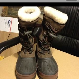 UGG Other - Ugg boots removable lining for kids size 5 UGG Other - Ugg boots removable lining for kids size 5