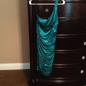 One shoulder bright green cocktail dress One shoulder bright green cocktail dress