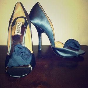 Badgley Mischka Hyde 7 M blue satin open toe heels Badgley Mischka Hyde 7 M blue satin open toe heels