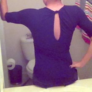 BCBGMaxAzria Tops - 🚫SOLD in bundle🚫BCBG MaxAzria 3/4 sleeve top BCBGMaxAzria Tops - 🚫SOLD in bundle🚫BCBG MaxAzria 3/4 sleeve top