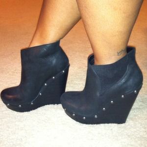 Jessica Simpson. Black Wedge..Comfy Jessica Simpson. Black Wedge..Comfy