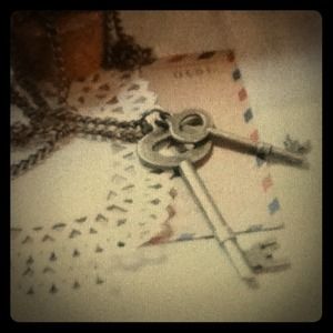Jewelry - Vintage Goldtone double key necklace NEW Jewelry - Vintage Goldtone double key necklace NEW
