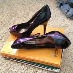 Steve Madden peep toe Stilettos Metallic purple Steve Madden peep toe Stilettos Metallic purple
