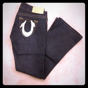 True Religion Denim - True Religion dark wash silver back size 28! True Religion Denim - True Religion dark wash silver back size 28!