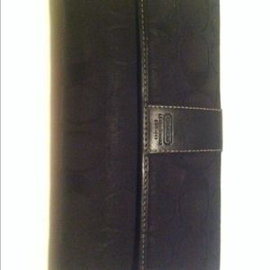 Coach Large Signature Wallet Coach Large Signature Wallet