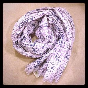 American Eagle Outfitters Accessories - American Eagle purple pattern scarf! American Eagle Outfitters Accessories - American Eagle purple pattern scarf!