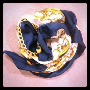 H&M Accessories - H&M silky, luxuriously printed scarf gold & blue H&M Accessories - H&M silky, luxuriously printed scarf gold & blue
