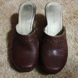 ReducedBrown leather healed clogs ReducedBrown leather healed clogs