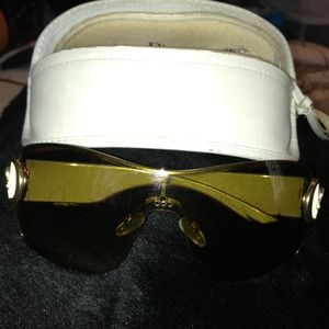 AUTHENTIC Dior brown sunglasses. AUTHENTIC Dior brown sunglasses.