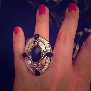 Jewelry - ❌SOLD❌. @katilydia22 New Vintage design ring Jewelry - ❌SOLD❌. @katilydia22 New Vintage design ring