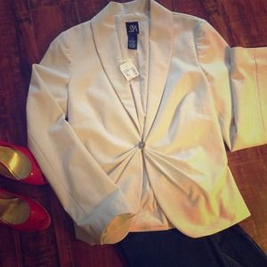 saks fifth avenue Jackets & Blazers - Saks fifth avenue cream blazer saks fifth avenue Jackets & Blazers - Saks fifth avenue cream blazer
