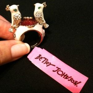 Betsey Johnson Ring Betsey Johnson Ring