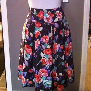 REDUCEd NWT Express 100 percent silk floral skirt REDUCEd NWT Express 100 percent silk floral skirt