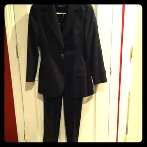 GORGEOUS Dolce and Gabbana suit! GORGEOUS Dolce and Gabbana suit!
