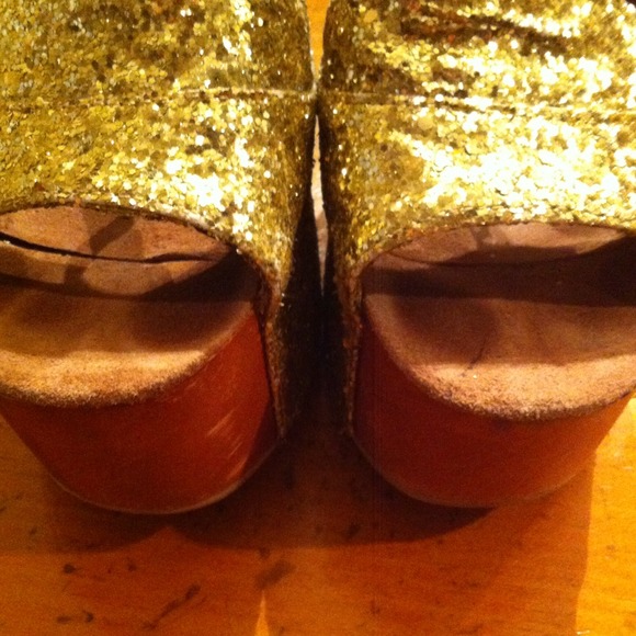 Jeffrey Campbell Shoes - ๐ดSOLD Gold Glitter Jeffrey Campbell Heels! 2 Jeffrey Campbell Shoes - ๐ดSOLD Gold Glitter Jeffrey Campbell Heels! 2