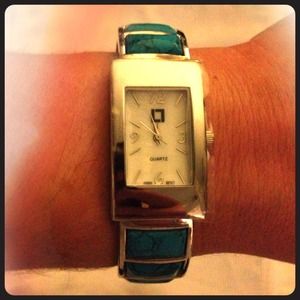 Wrist watch with bracelet strap of turquoise stone Wrist watch with bracelet strap of turquoise stone