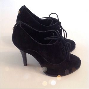 Chinese Laundry Shoes - ❌❌SOLD❌❌HP🎉🎊 Chinese Laundry suede booties Chinese Laundry Shoes - ❌❌SOLD❌❌HP🎉🎊 Chinese Laundry suede booties