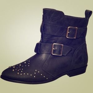 Bundles Topshop Aztec leather studded ankle boots! Bundles Topshop Aztec leather studded ankle boots!