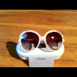 Chloe CL-2222 sunglasses in beige. NEW Chloe CL-2222 sunglasses in beige. NEW