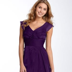 Adrianna Papell Tiered Chiffon Dress
Size 10 Adrianna Papell Tiered Chiffon Dress
Size 10
