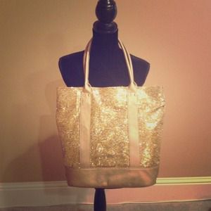 BNWT gold sequin purse! BNWT gold sequin purse!