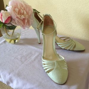 Croc shoe, linen blue, with ankle strap Croc shoe, linen blue, with ankle strap