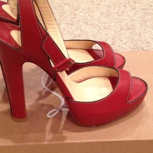 BNIB Christian Louboutin Mandarin Red Sandals, 39 BNIB Christian Louboutin Mandarin Red Sandals, 39