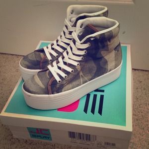 Jeffrey Campbell JC Play HOMG Camo Jeffrey Campbell JC Play HOMG Camo