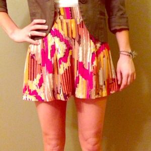 Forever 21 printed shorts. Forever 21 printed shorts.