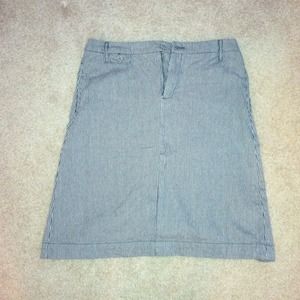 Knee-length skirt Knee-length skirt