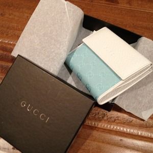 *Sale* Authentic Gucci Baby Blue & White wallet *Sale* Authentic Gucci Baby Blue & White wallet